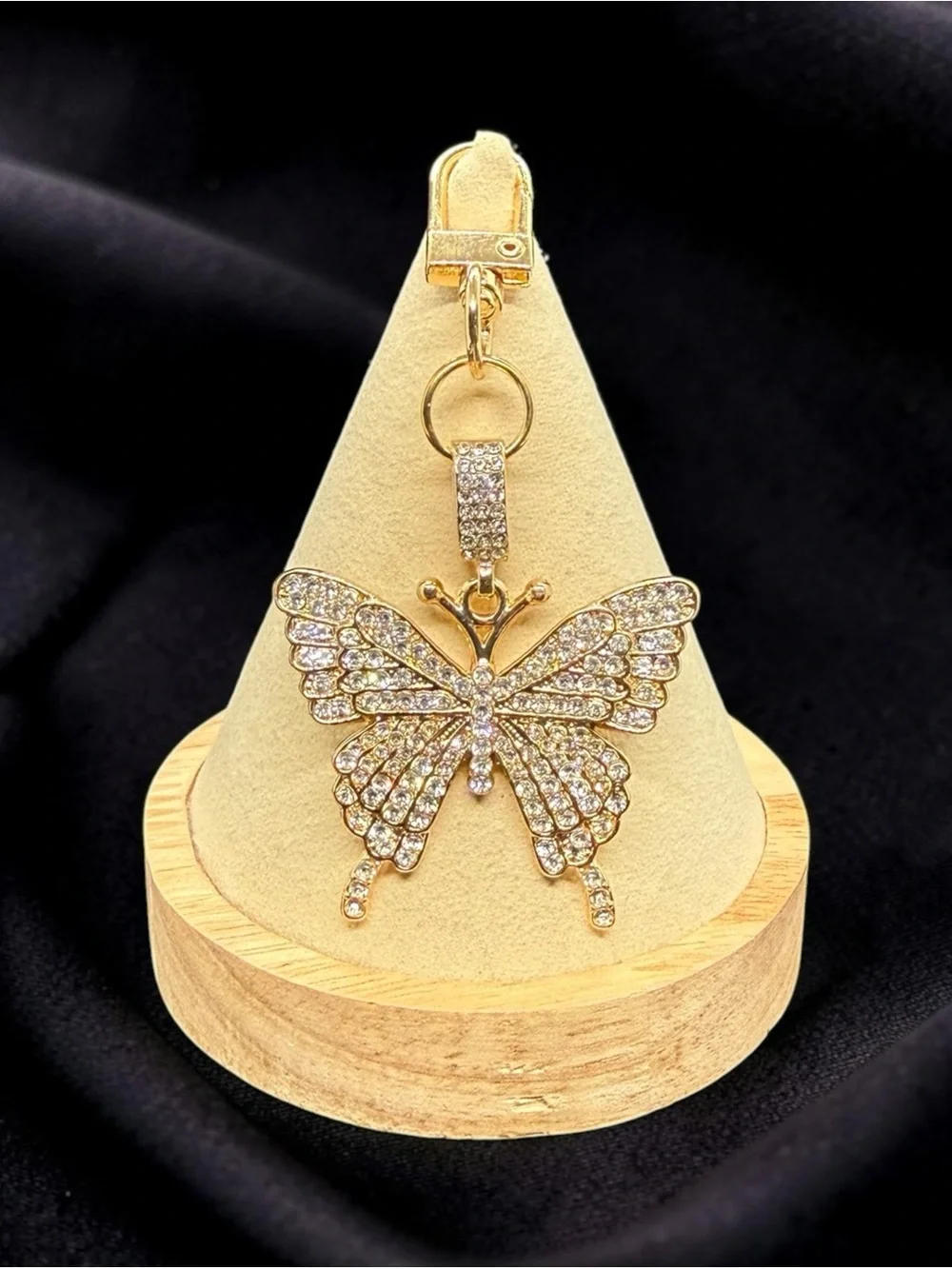 🦋Gold-Tone Crystal Butterfly Keychain/Bag Charm/NWOT🦋